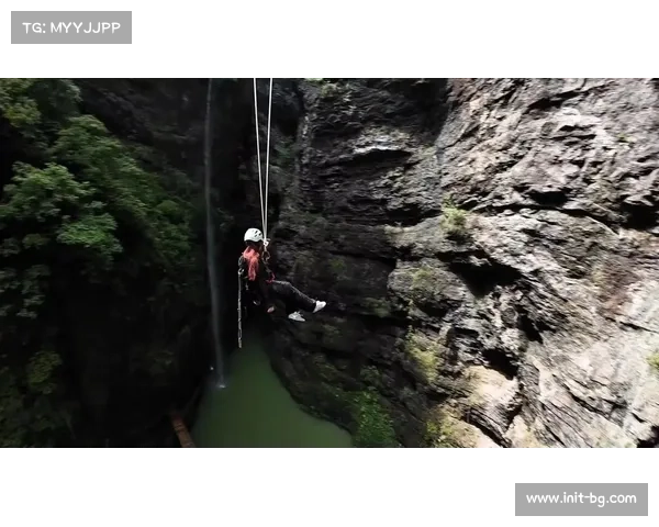 贵州猴耳天坑极限运动：92米秋千吸引30万游客，收入破3500万